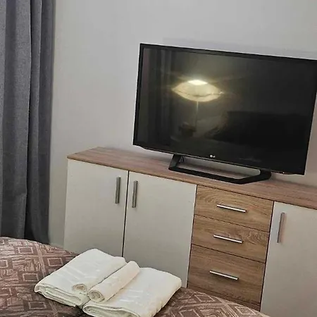 лазур Lägenhet *